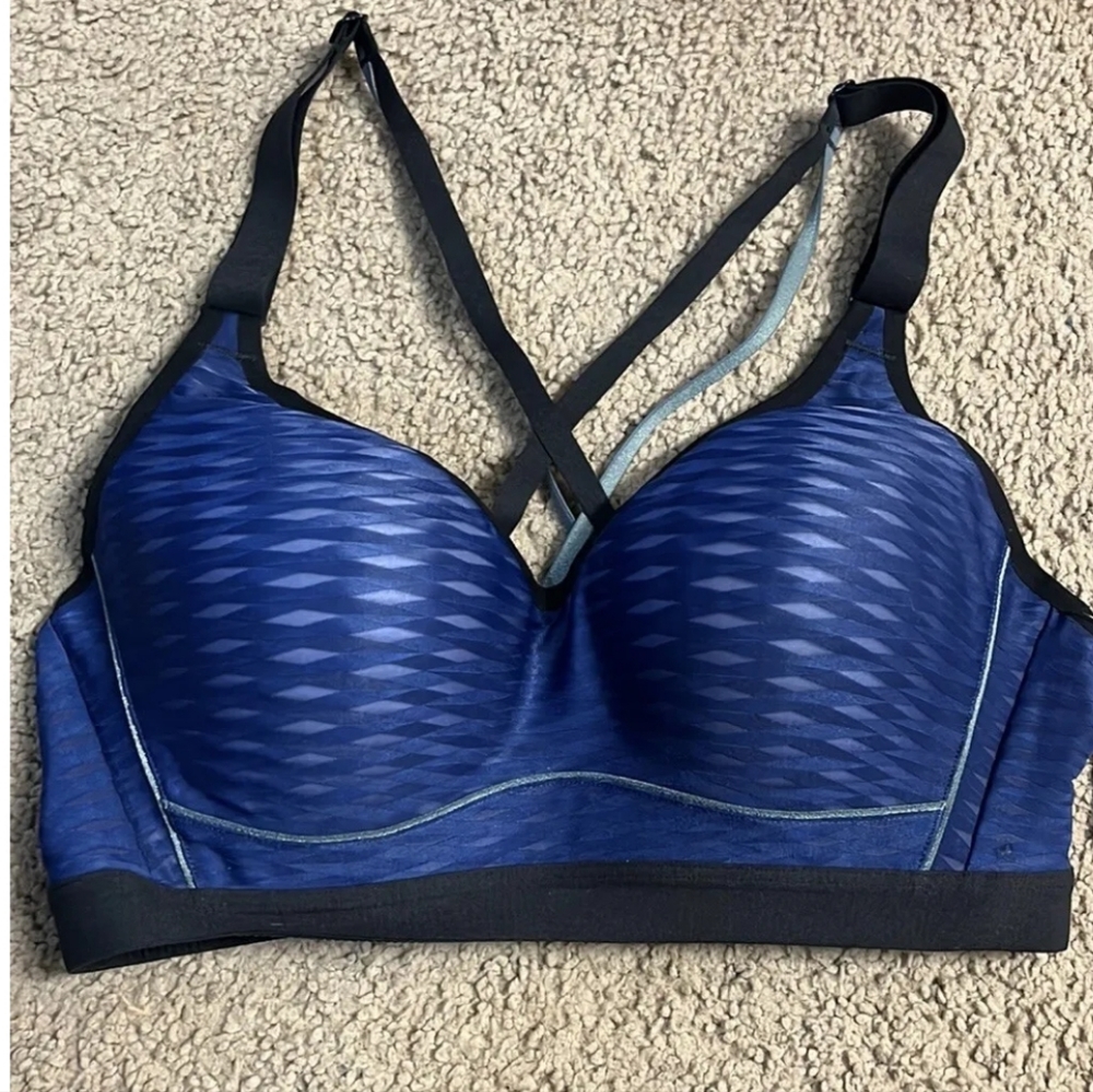 Victoria Sport Incredible Sports Bra - Picture 1 of 15